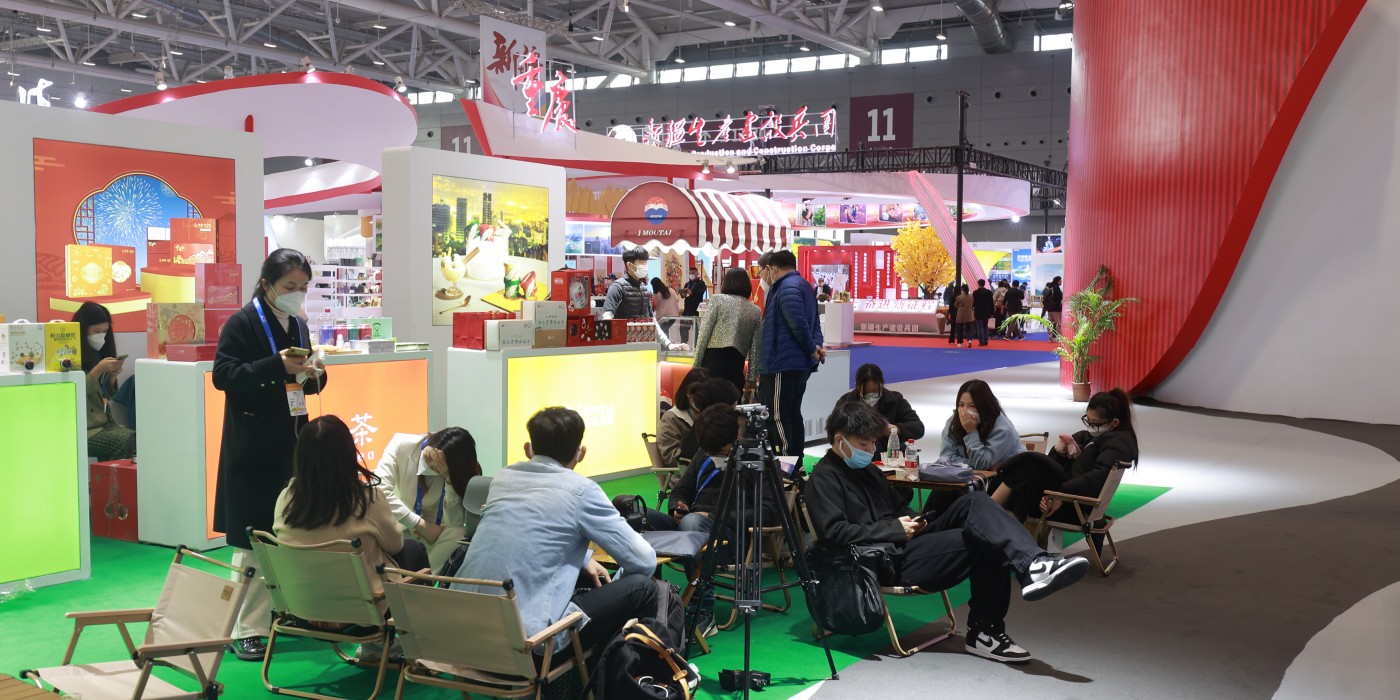 如何讓參展企業展臺在展會中脫穎而出，展會展臺設計搭建應該怎么做